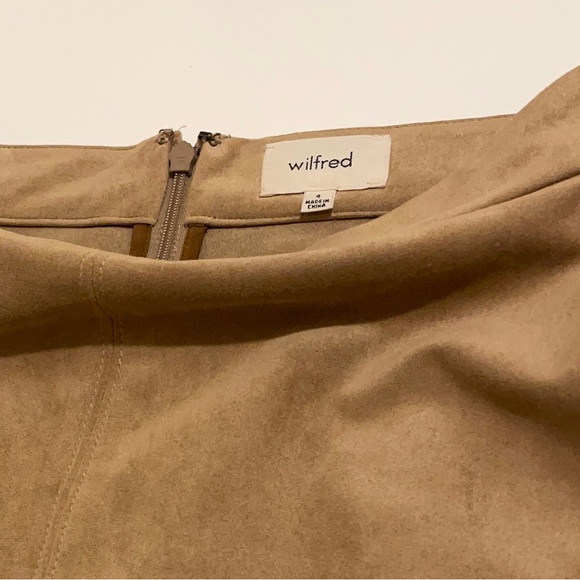 Wilfred faux suede Skirt, size 4, perfect condition, perfect for the office - Picture 6 of 6